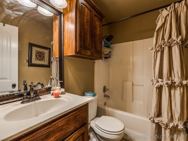 3271 E 144th Place S, Bixby, OK 74008