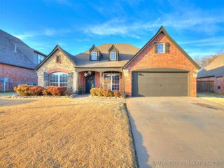 3271 E 144th Place S, Bixby, OK 74008