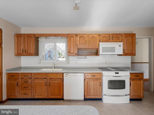 128 LONGCROFT RD, Winchester, VA 22602