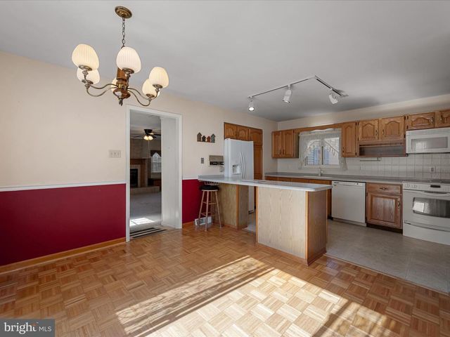 128 LONGCROFT RD, Winchester, VA 22602