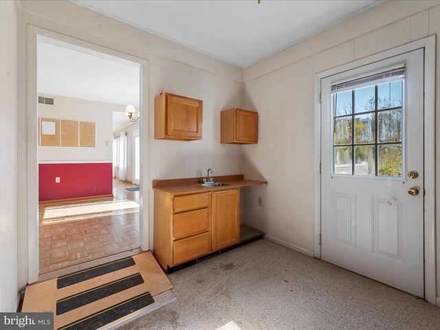 128 LONGCROFT RD, Winchester, VA 22602