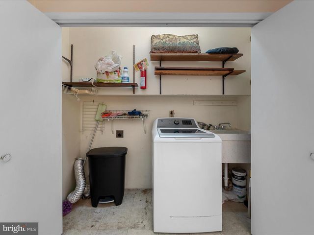 128 LONGCROFT RD, Winchester, VA 22602