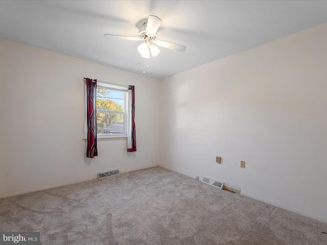 128 LONGCROFT RD, Winchester, VA 22602