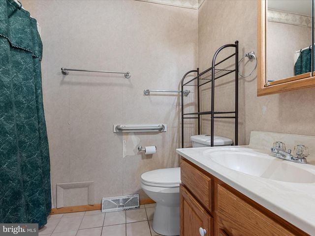 128 LONGCROFT RD, Winchester, VA 22602