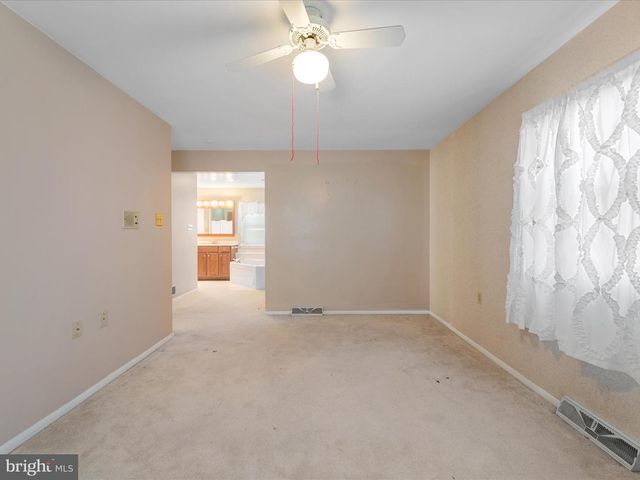 128 LONGCROFT RD, Winchester, VA 22602