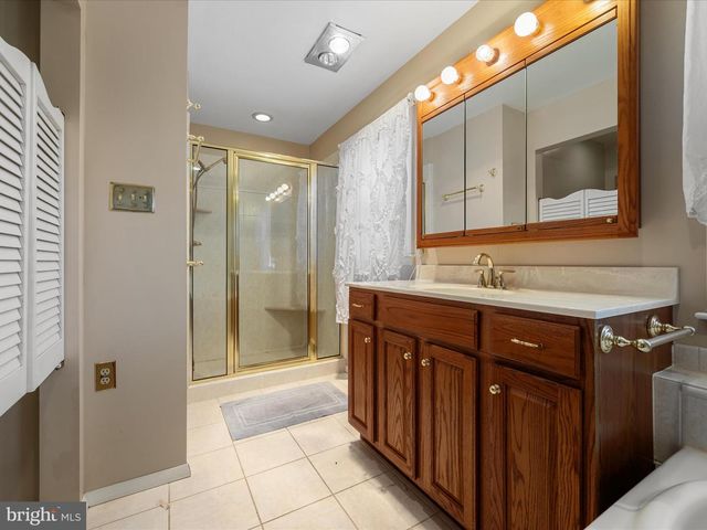 128 LONGCROFT RD, Winchester, VA 22602