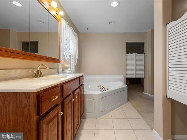 128 LONGCROFT RD, Winchester, VA 22602