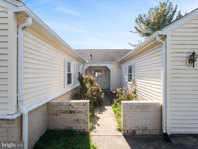 128 LONGCROFT RD, Winchester, VA 22602