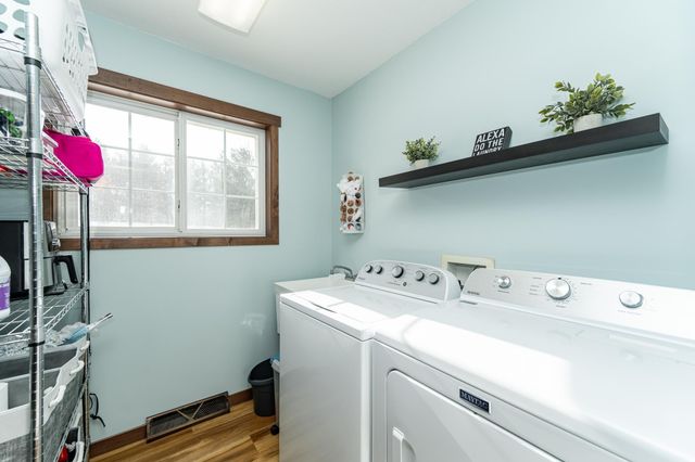 1310 Lone Pine Drive SW, Rochester, MN 55902