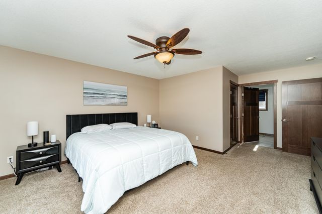 1310 Lone Pine Drive SW, Rochester, MN 55902