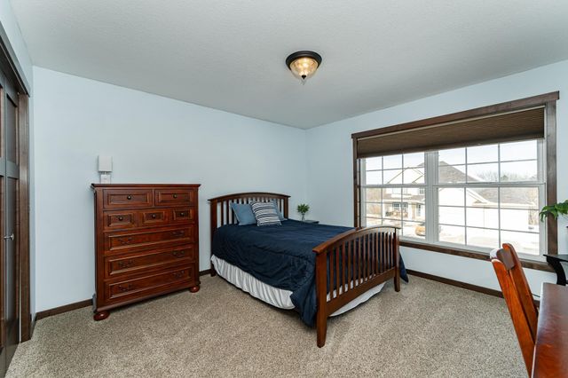 1310 Lone Pine Drive SW, Rochester, MN 55902