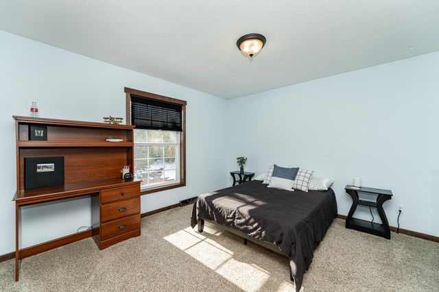 1310 Lone Pine Drive SW, Rochester, MN 55902