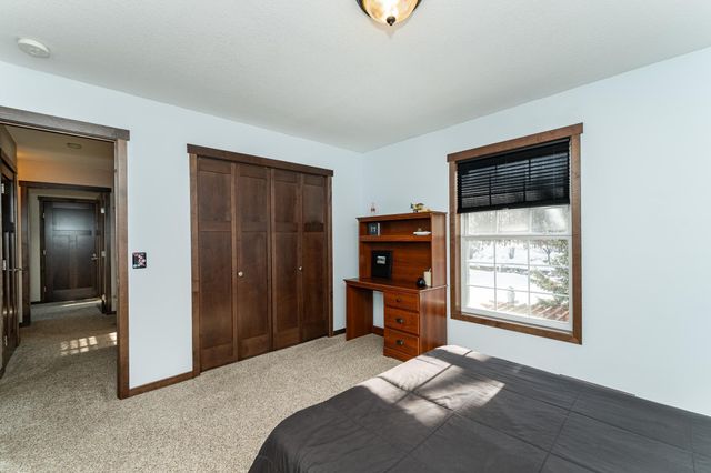 1310 Lone Pine Drive SW, Rochester, MN 55902