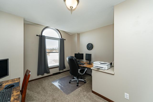 1310 Lone Pine Drive SW, Rochester, MN 55902