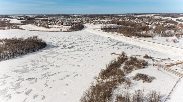 1310 Lone Pine Drive SW, Rochester, MN 55902