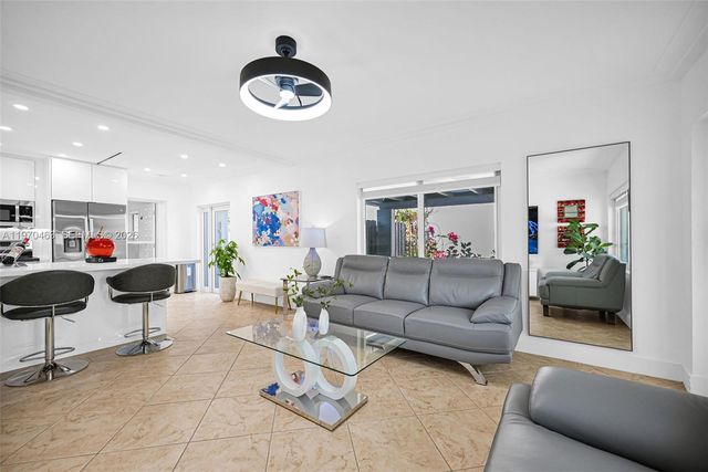 1221 NW 7th Ave, Fort Lauderdale, FL 33311