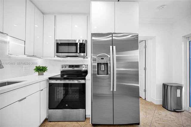 1221 NW 7th Ave, Fort Lauderdale, FL 33311