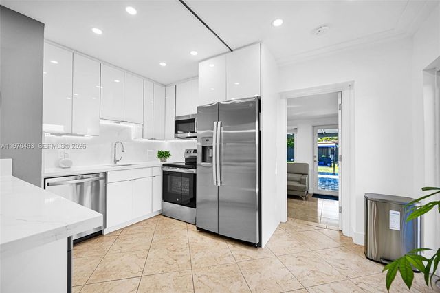 1221 NW 7th Ave, Fort Lauderdale, FL 33311