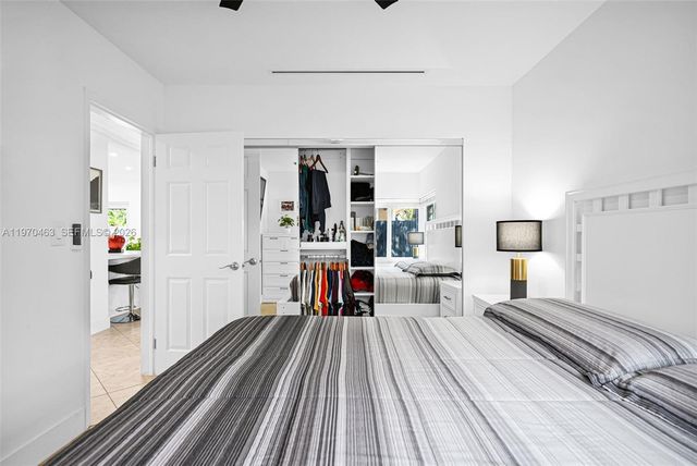 1221 NW 7th Ave, Fort Lauderdale, FL 33311