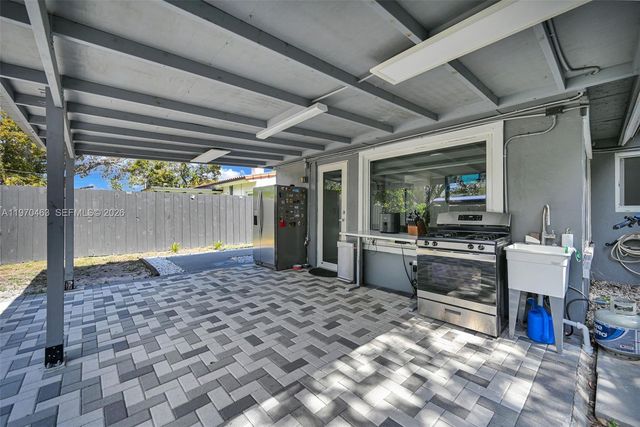 1221 NW 7th Ave, Fort Lauderdale, FL 33311