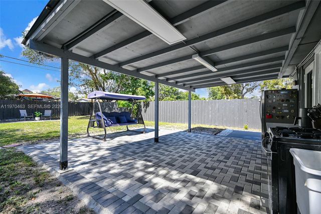 1221 NW 7th Ave, Fort Lauderdale, FL 33311