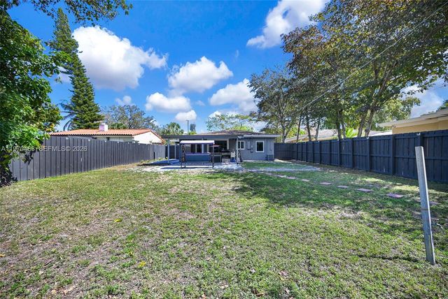 1221 NW 7th Ave, Fort Lauderdale, FL 33311