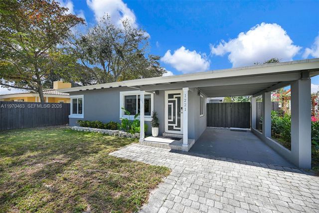 1221 NW 7th Ave, Fort Lauderdale, FL 33311