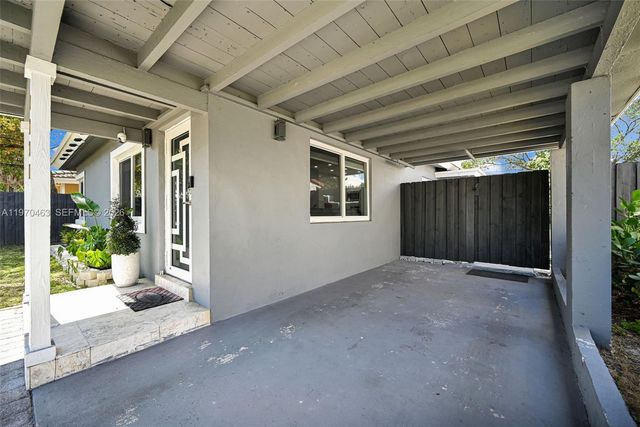 1221 NW 7th Ave, Fort Lauderdale, FL 33311