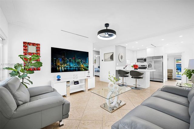 1221 NW 7th Ave, Fort Lauderdale, FL 33311