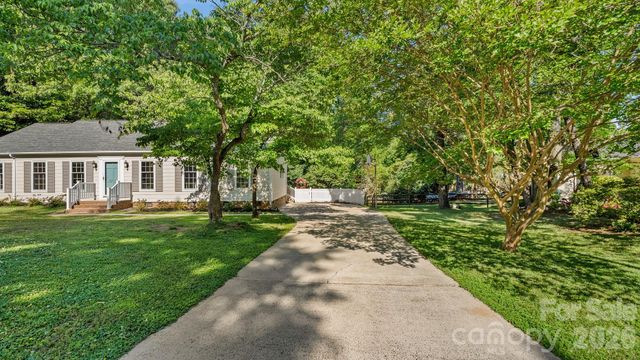 9608 Watergate Road, Charlotte, NC 28270