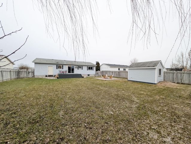 205 4TH Street E, Horace, ND 58047