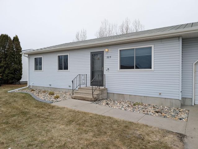 205 4TH Street E, Horace, ND 58047