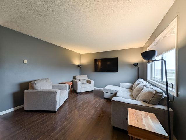 205 4TH Street E, Horace, ND 58047