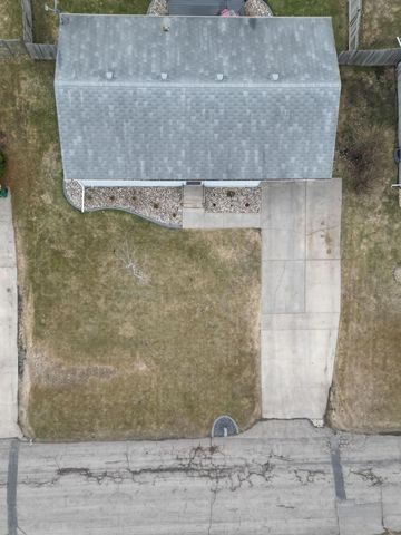 205 4TH Street E, Horace, ND 58047