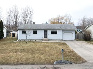 205 4TH Street E, Horace, ND 58047