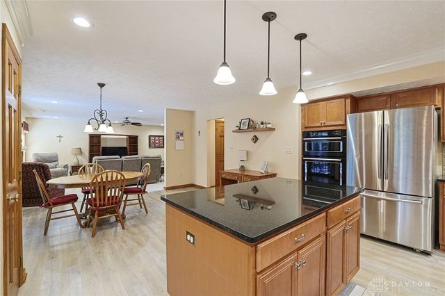 304 Chinkapin Circle, Englewood, OH 45315