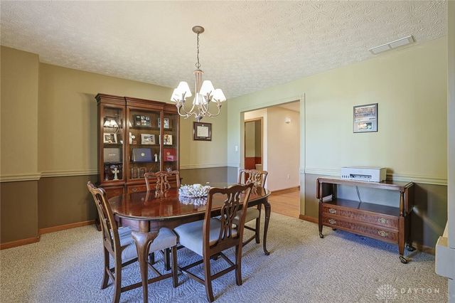 304 Chinkapin Circle, Englewood, OH 45315