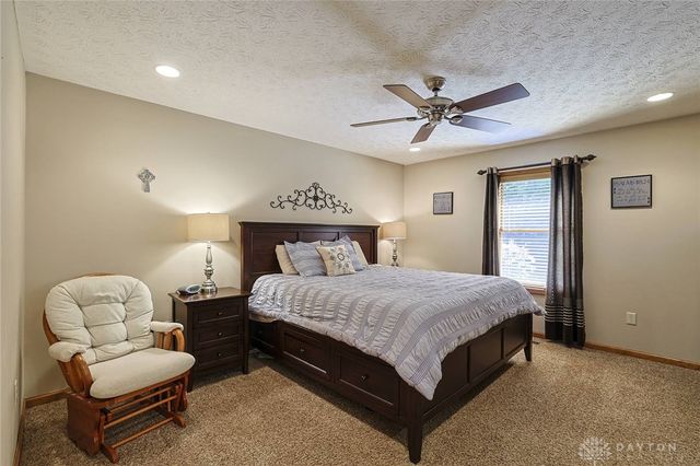 304 Chinkapin Circle, Englewood, OH 45315