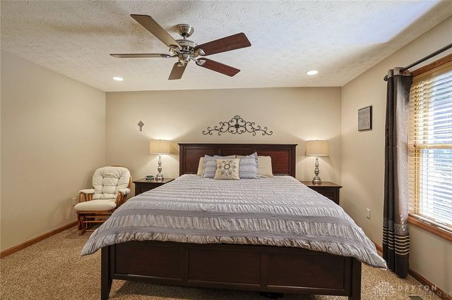 304 Chinkapin Circle, Englewood, OH 45315