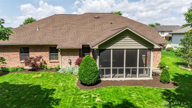 304 Chinkapin Circle, Englewood, OH 45315