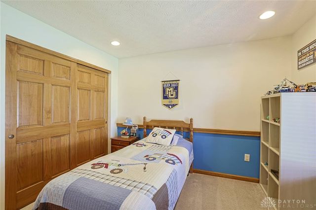 304 Chinkapin Circle, Englewood, OH 45315