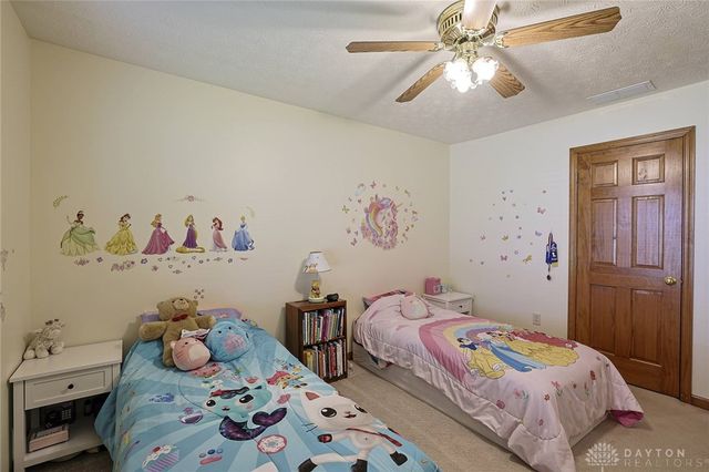 304 Chinkapin Circle, Englewood, OH 45315