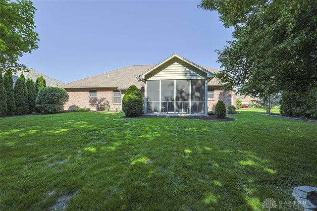 304 Chinkapin Circle, Englewood, OH 45315