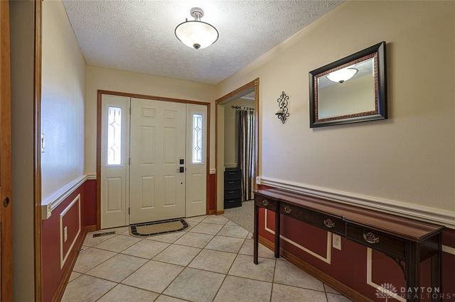 304 Chinkapin Circle, Englewood, OH 45315