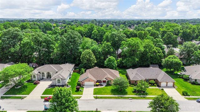 304 Chinkapin Circle, Englewood, OH 45315