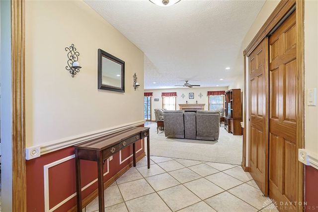 304 Chinkapin Circle, Englewood, OH 45315
