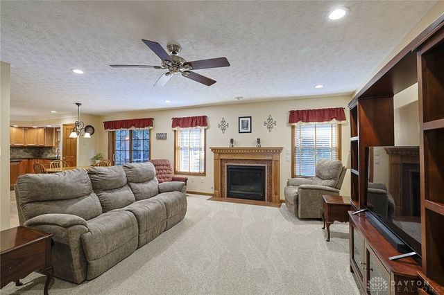 304 Chinkapin Circle, Englewood, OH 45315