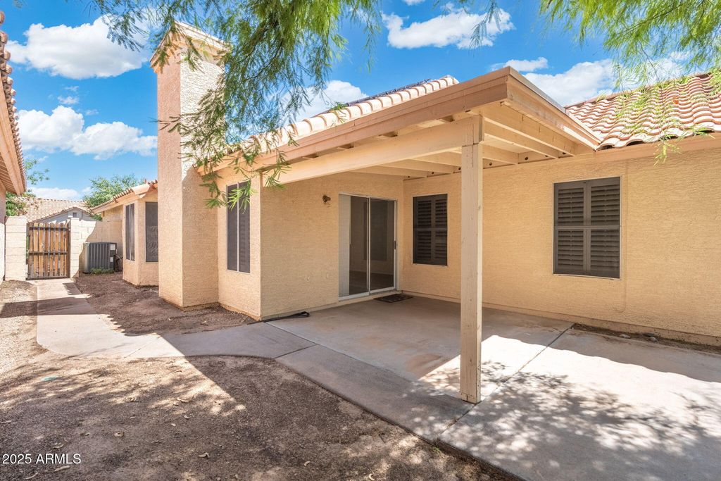 Image 15 of property listing at 16618 S 32ND Place, Phoenix, AZ 85048