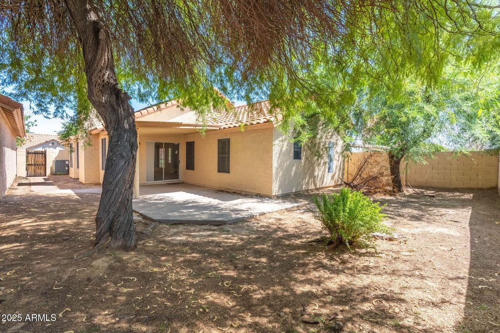 Image 17 of property listing at 16618 S 32ND Place, Phoenix, AZ 85048