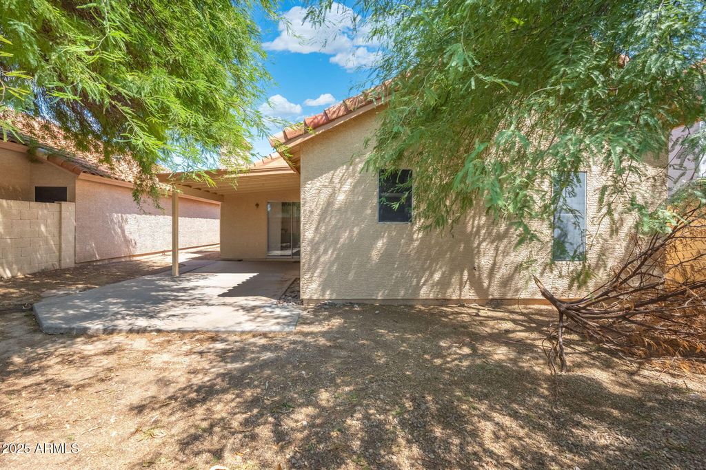 Image 18 of property listing at 16618 S 32ND Place, Phoenix, AZ 85048
